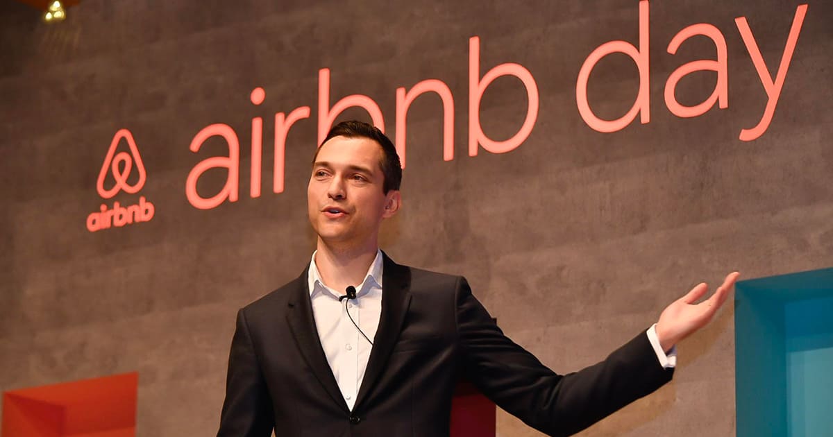 Founder Airbnb x&acirc;y dựng niềm tin trong những ng&agrave;y đầu khởi nghiệp.